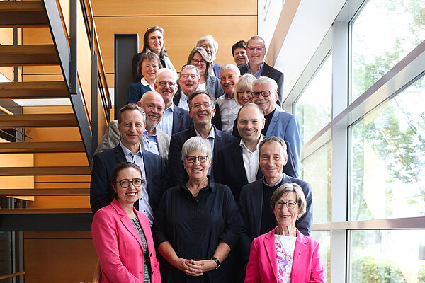 Gruppenbild Verwaltungsrat, Vorstand, Leitender Arzt des Medizinischen Dienstes Baden-Württemberg